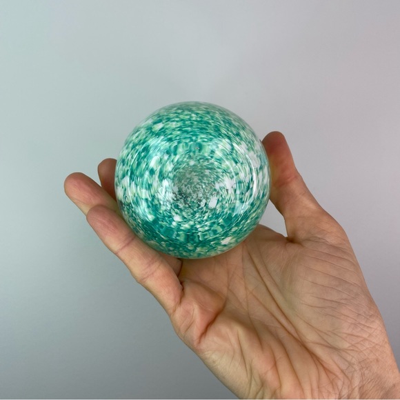 Handblown in Scotland Christal Glass Vase - Picture 3 of 7